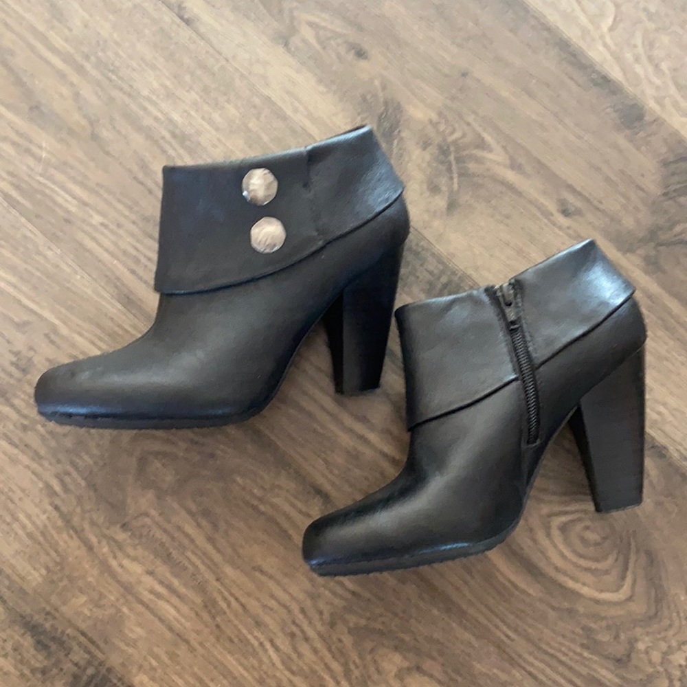 Ankle boots - Picture 1 of 3
